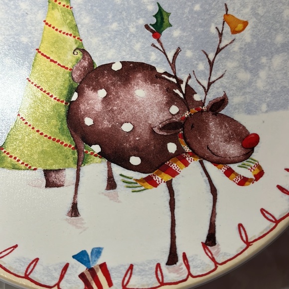 Reindeer Holiday Oneida plates (set of 4) with box. - Picture 6 of 9